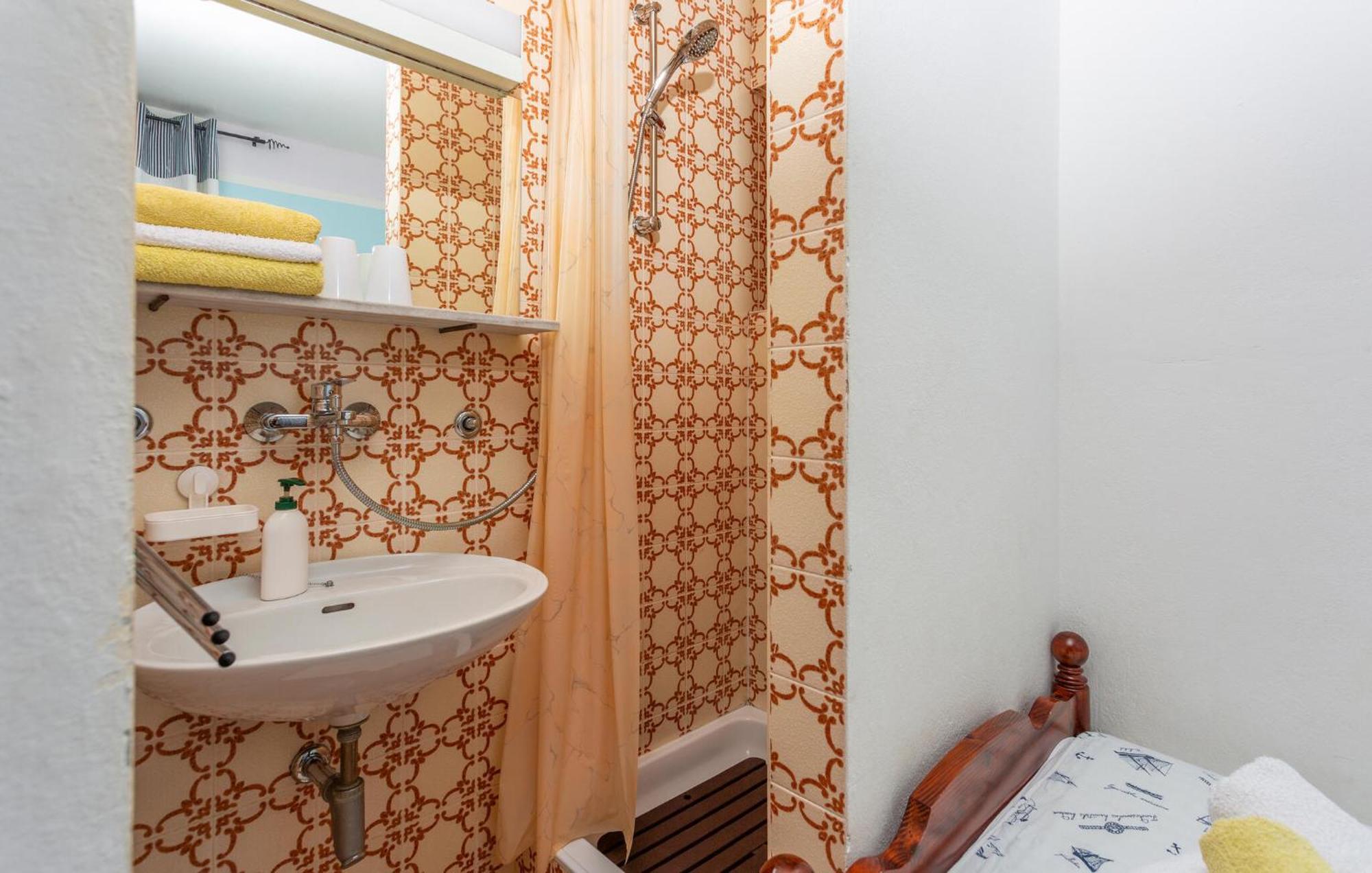 3 Bedroom Stunning Apartment In Krk 克尔克 外观 照片
