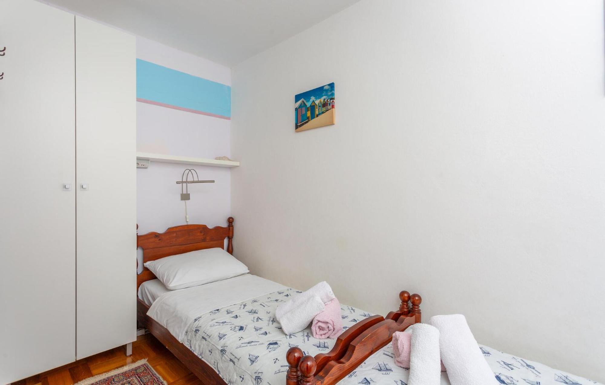 3 Bedroom Stunning Apartment In Krk 克尔克 外观 照片