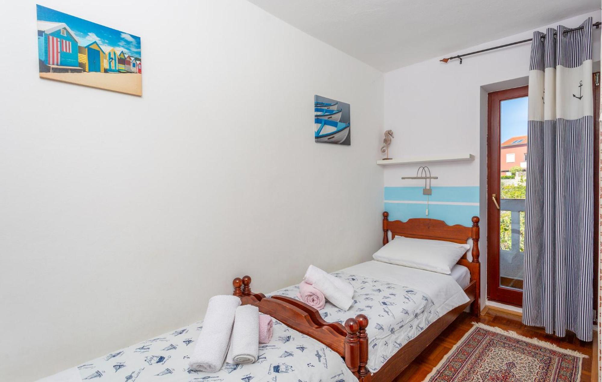 3 Bedroom Stunning Apartment In Krk 克尔克 外观 照片