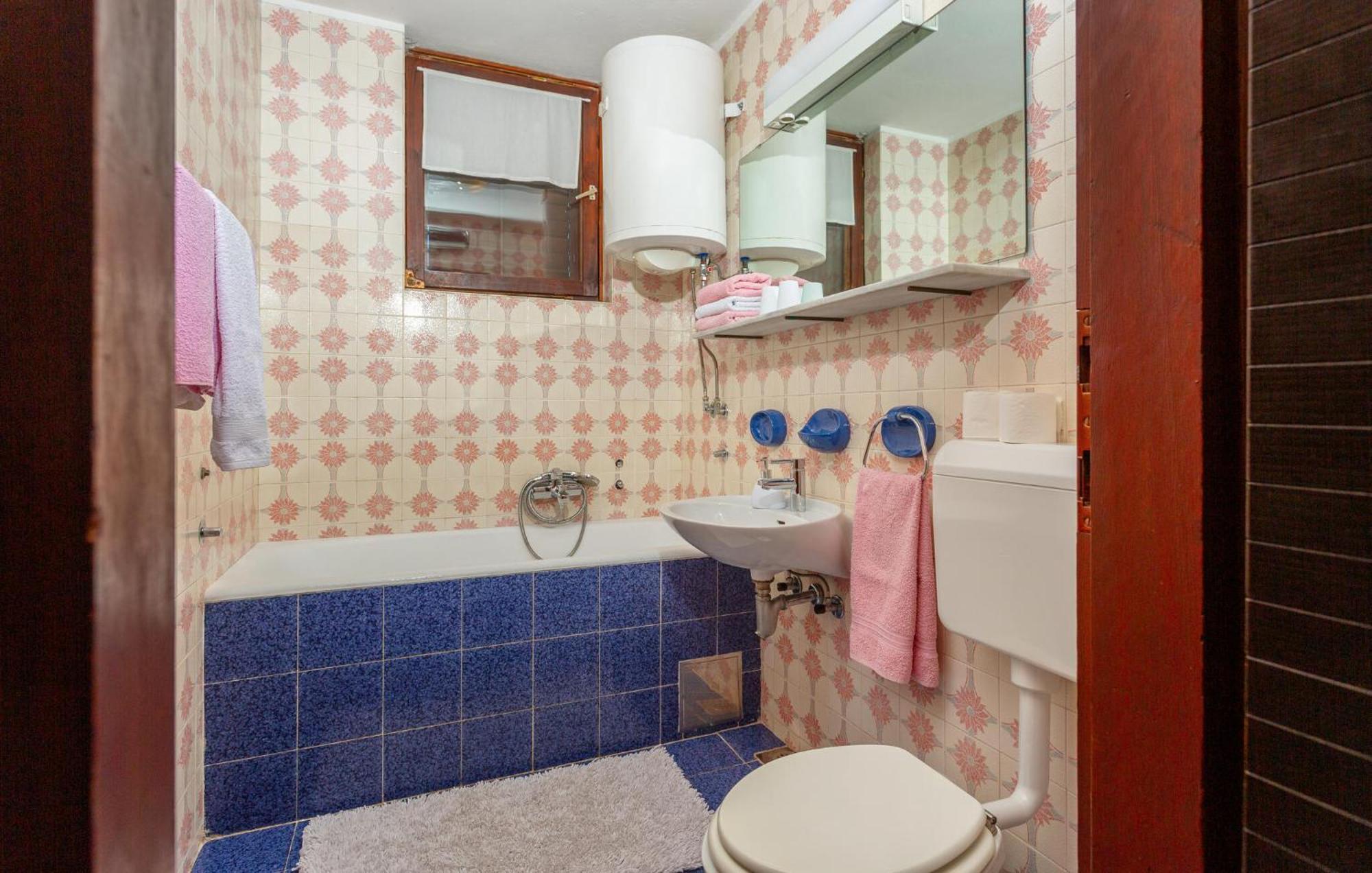 3 Bedroom Stunning Apartment In Krk 克尔克 外观 照片