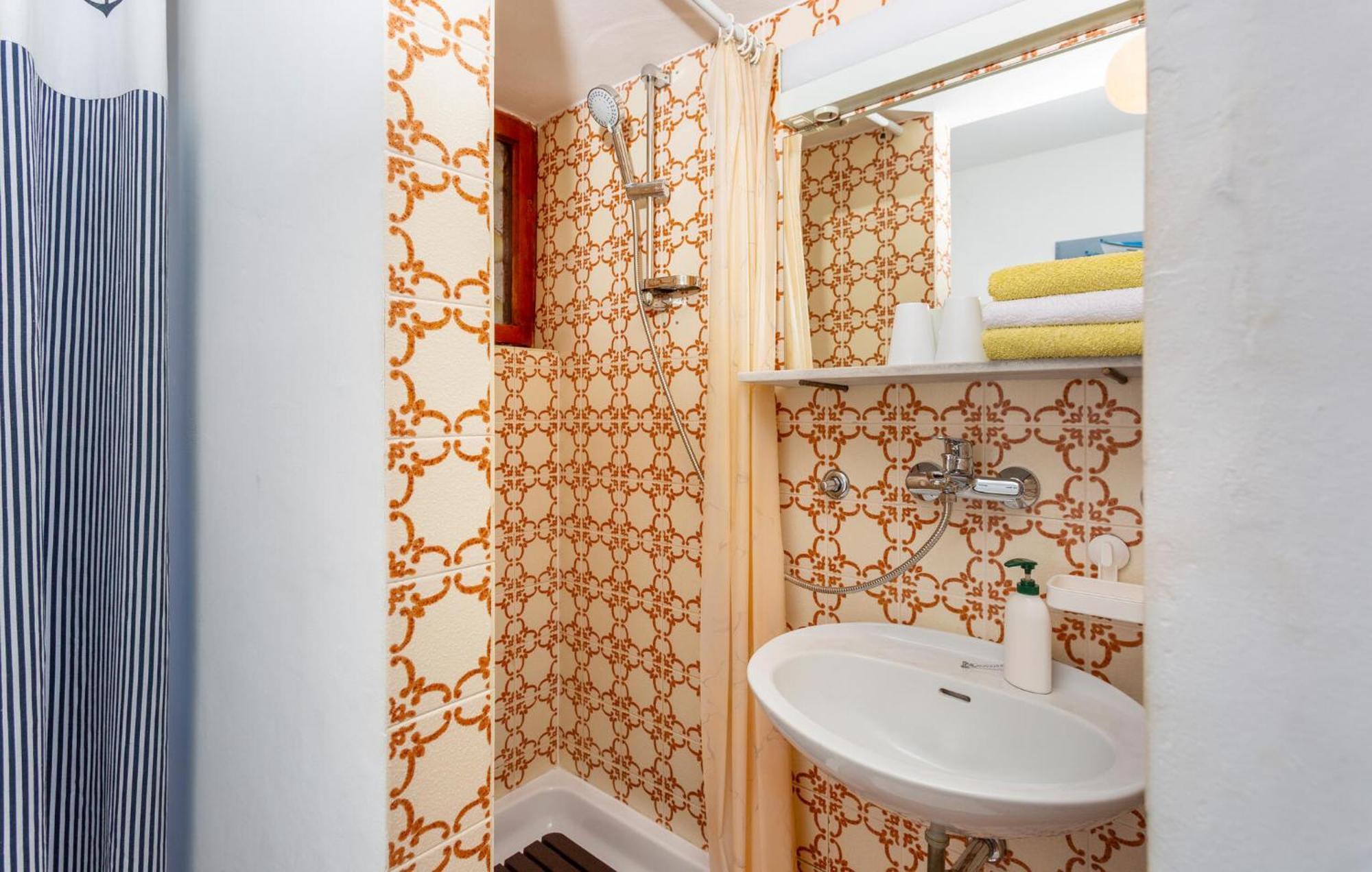 3 Bedroom Stunning Apartment In Krk 克尔克 外观 照片