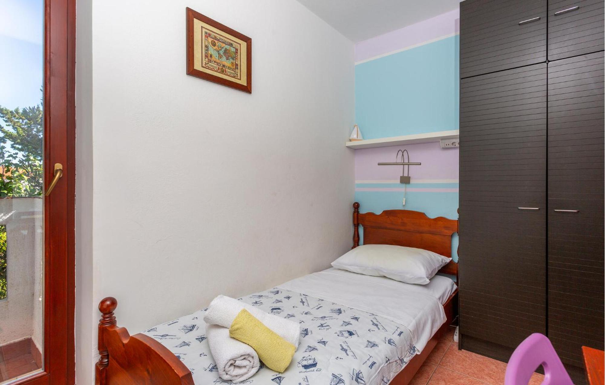 3 Bedroom Stunning Apartment In Krk 克尔克 外观 照片
