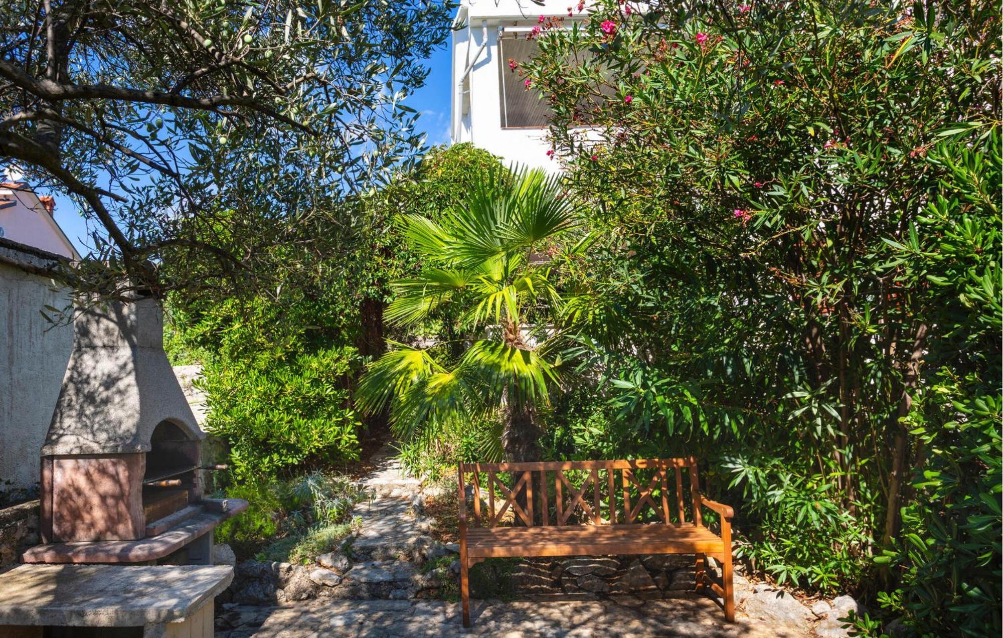 3 Bedroom Stunning Apartment In Krk 克尔克 外观 照片